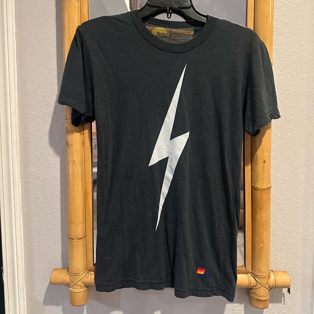 AVIATOR NATION UNISEX BOLT TEE - CHARCOAL, IN GUC